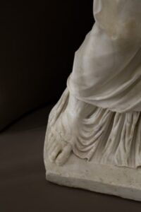 Mostra Centrale Fotografia Dettaglio Dea della Fortuna, Statua Romana _ Musei Civici di Fano