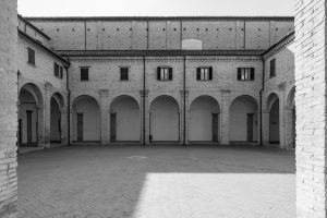 Il Chiostro delle Benedettine, sede delle nuove rassegne di Passaggi Festival