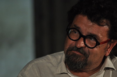 Giorgio Santelli racconta “Sotto le ceneri” nell’atmosfera del Giallo a mezzanotte